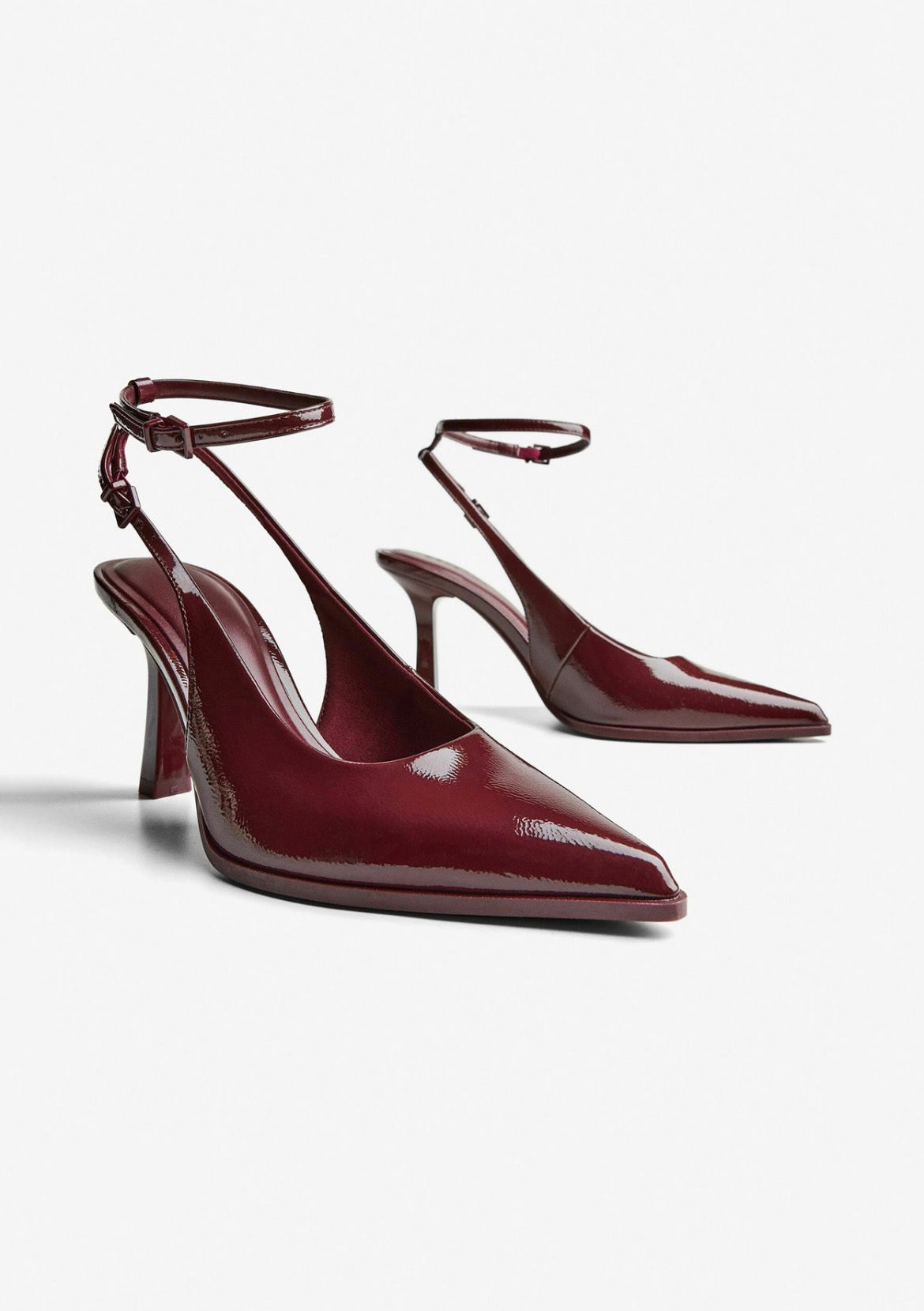 Escarpins à talons hauts avec bride de chevilles